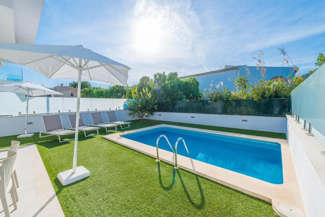 New! Villa Lago B, Alcudia Beach, Mallorca 阿尔库迪亚港