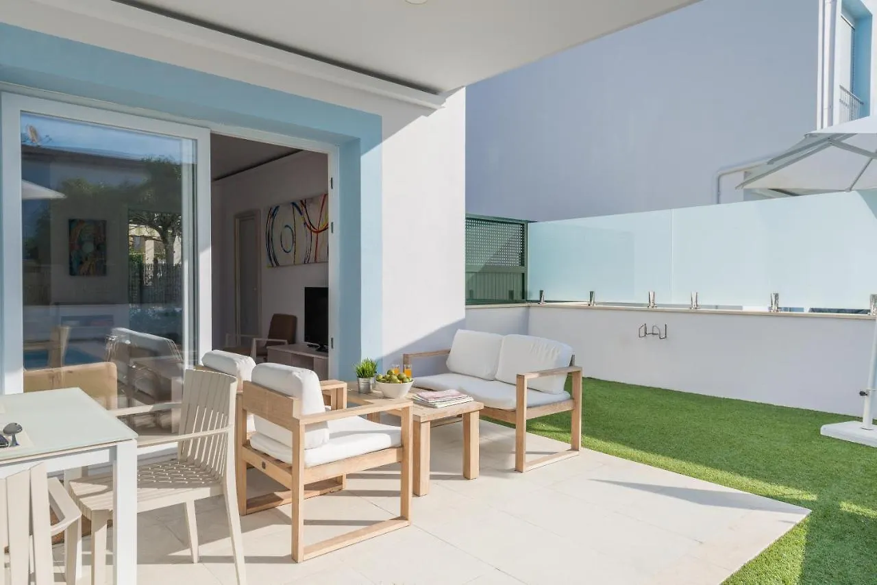 New! Villa Lago B, Alcudia Beach, Mallorca 阿尔库迪亚港