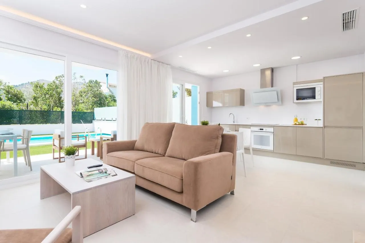 New! Villa Lago B, Alcudia Beach, Mallorca 阿尔库迪亚港 0*,  西班牙